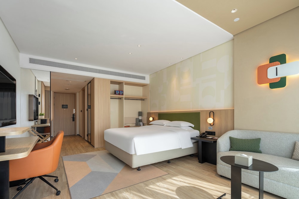 Standard Room, 1 King Bed photo 1
