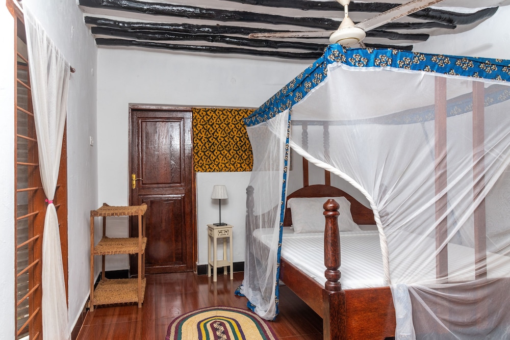 Comfort Bungalow, 1 Bedroom, Private Bathroom, Garden Area photo 3