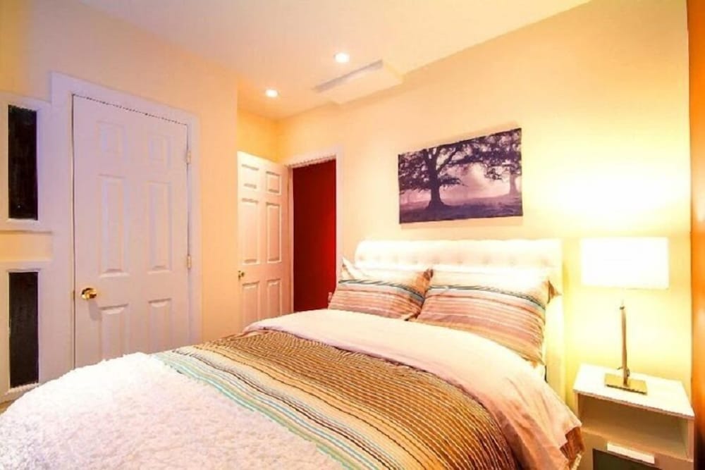 City Apartment, 3 Bedrooms photo 3