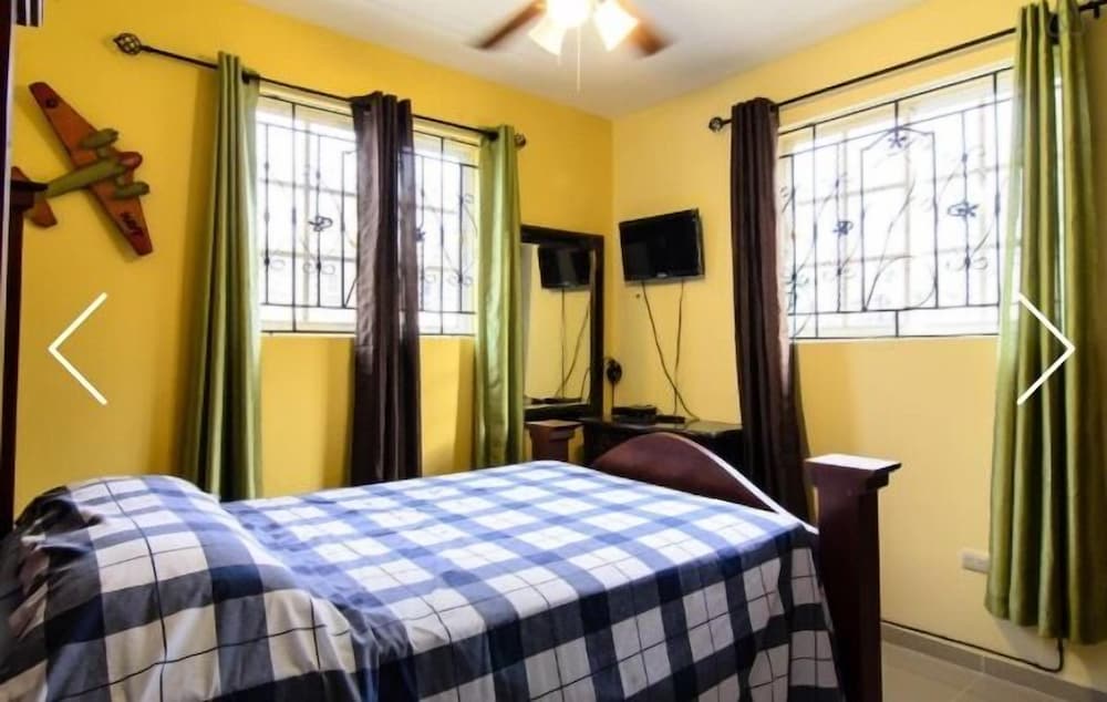 Beautiful 3 Bedroom Apt. With 1 A/C And 3 Tv photo 1