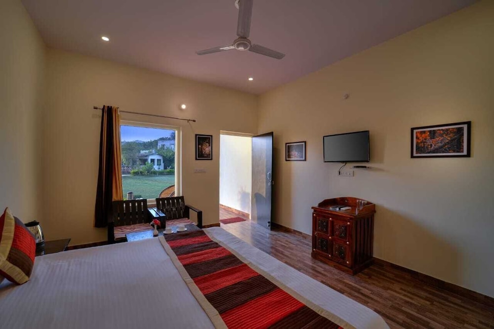 Deluxe Room - Photo 3