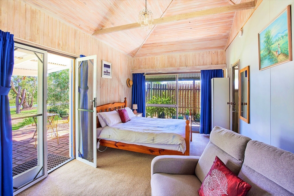 Traditional Cottage, 1 Queen Bed photo 3