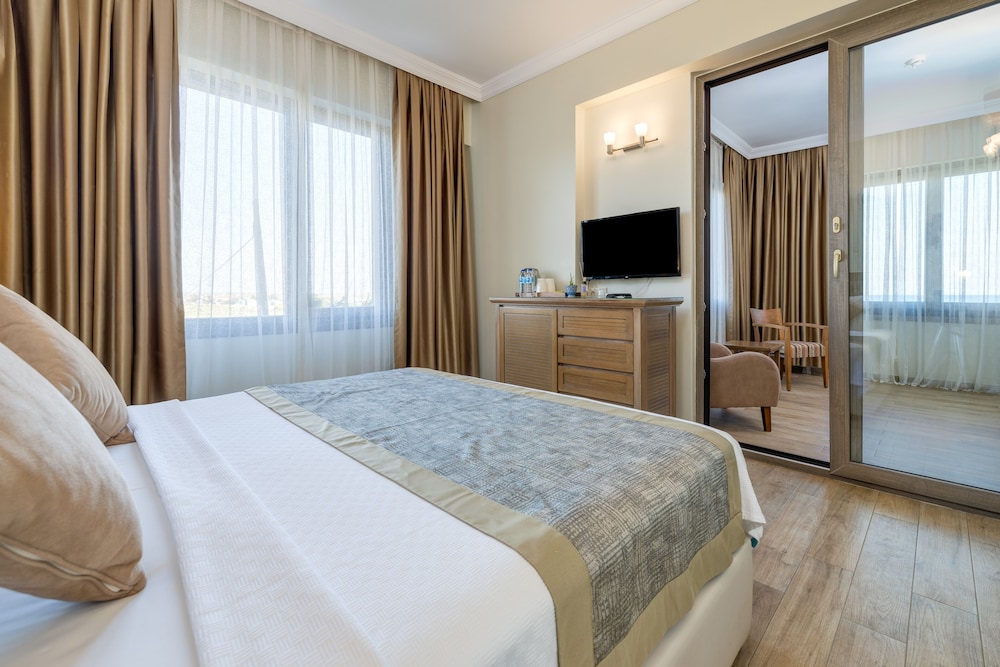 Comfort Triple Room photo 3