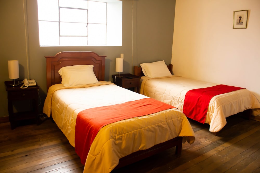 Basic Double Room, Multiple Beds photo 1