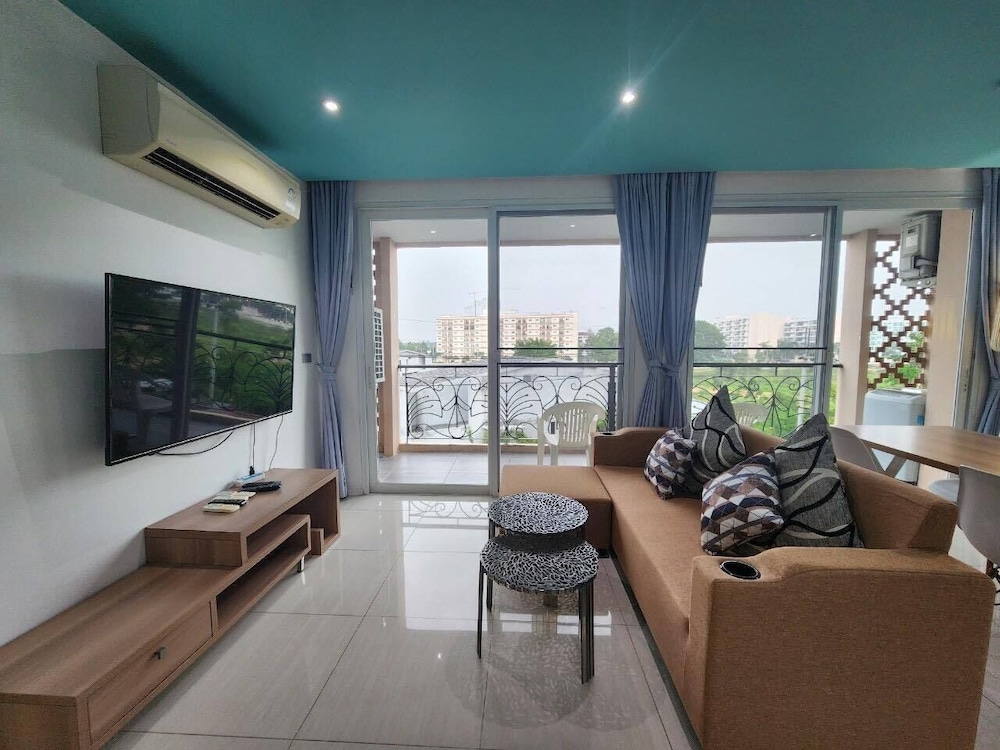 Two bedroom Deluxe photo 3