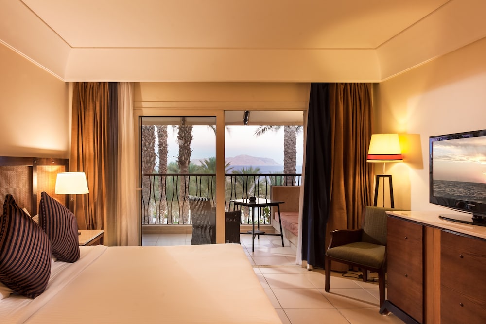 Room, 1 King Bed (Sea Front) - Photo 5