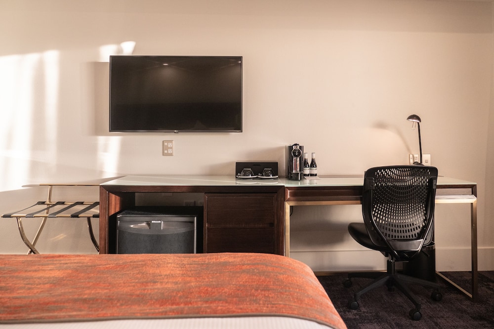 Deluxe Room - Photo 3