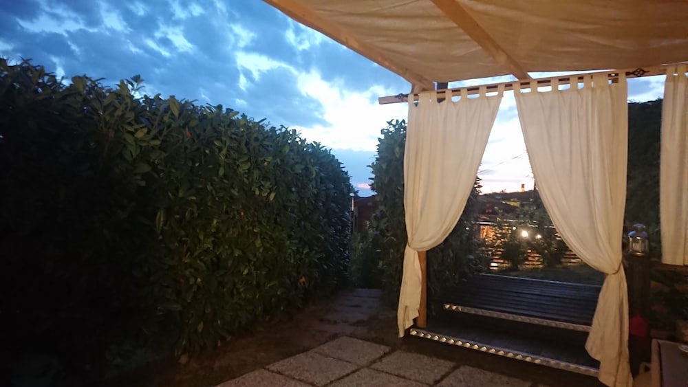 Deluxe Double Room, 1 Bedroom, Non Smoking, Garden View photo 3