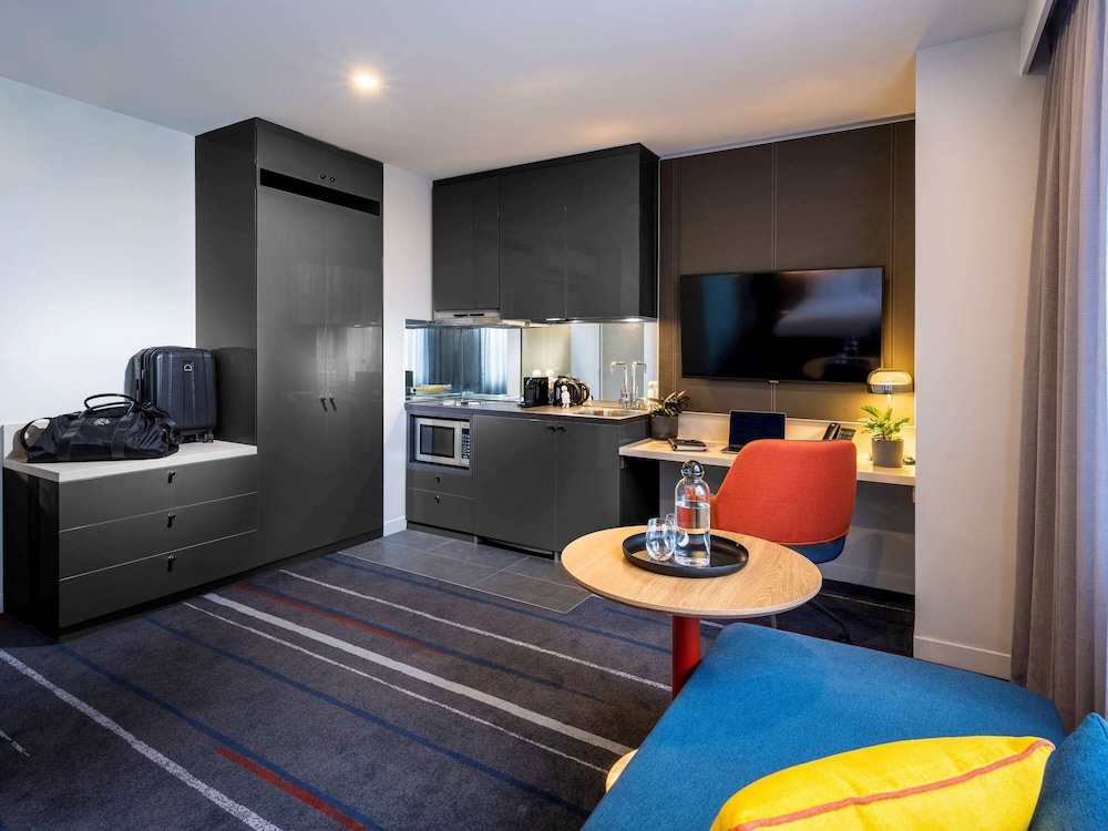 Studio, 1 Queen Bed, Kitchenette - Photo 4