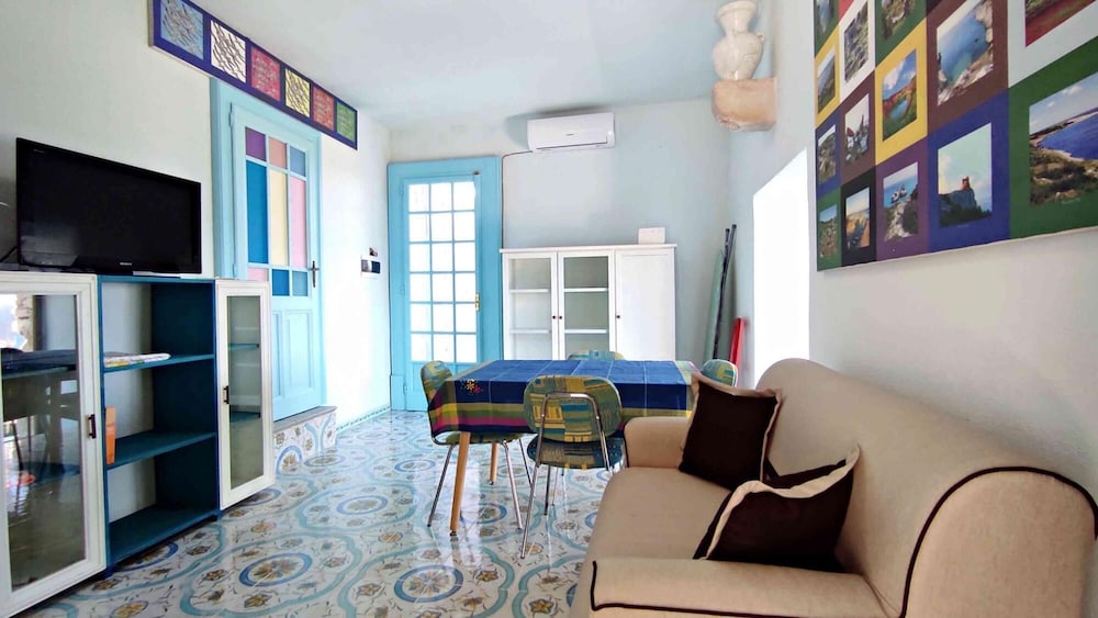 Villa photo 1