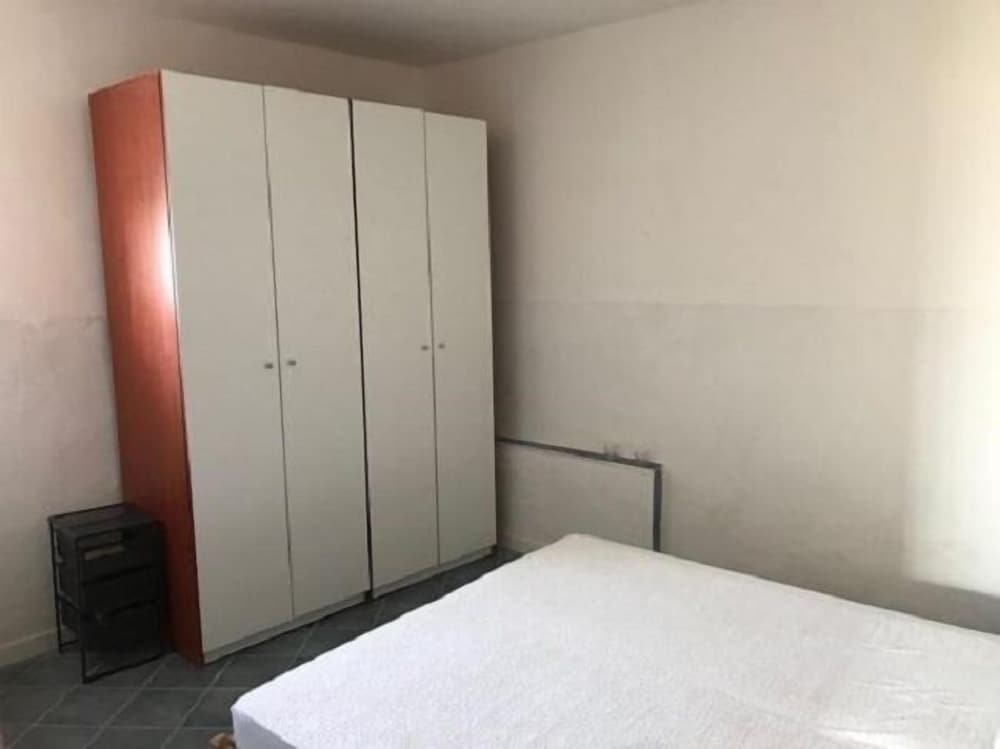 House, Multiple Beds, Annex Building