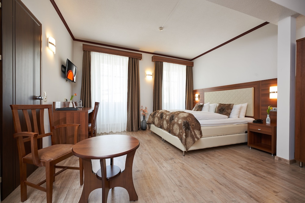 Quadruple Room - Photo 8