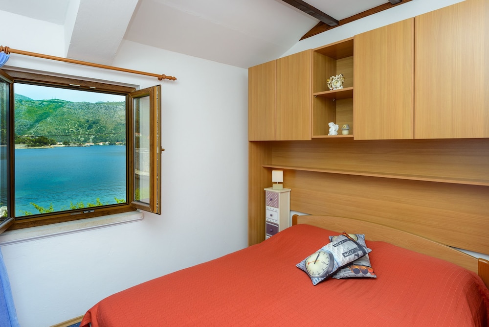 Double Room, 1 Queen Bed photo 2