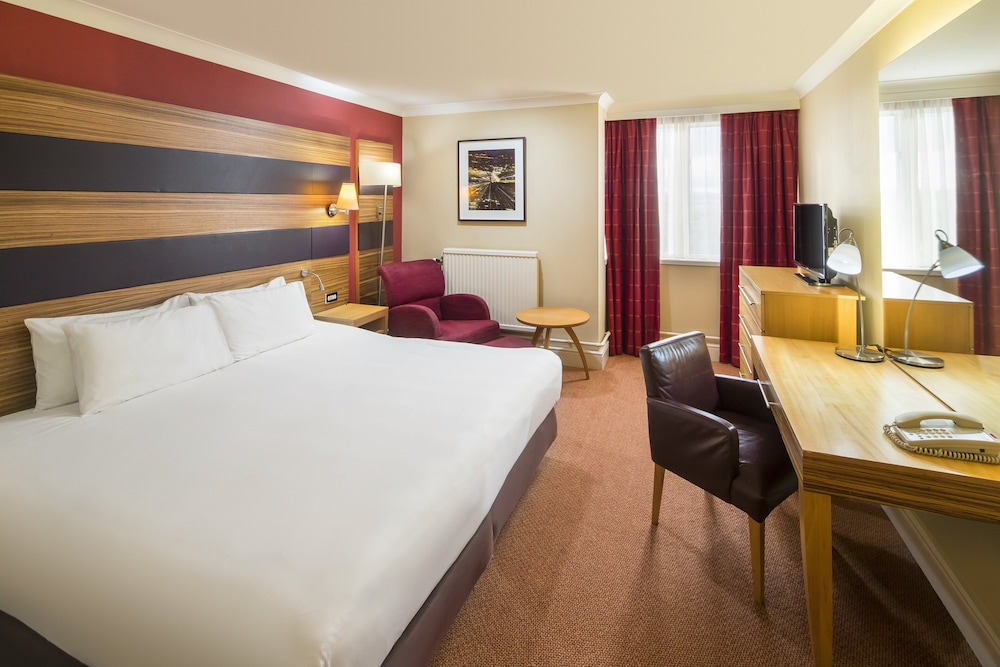 Premium Room, 1 King Bed, Accessible, Club Lounge Access (Super King) photo 3