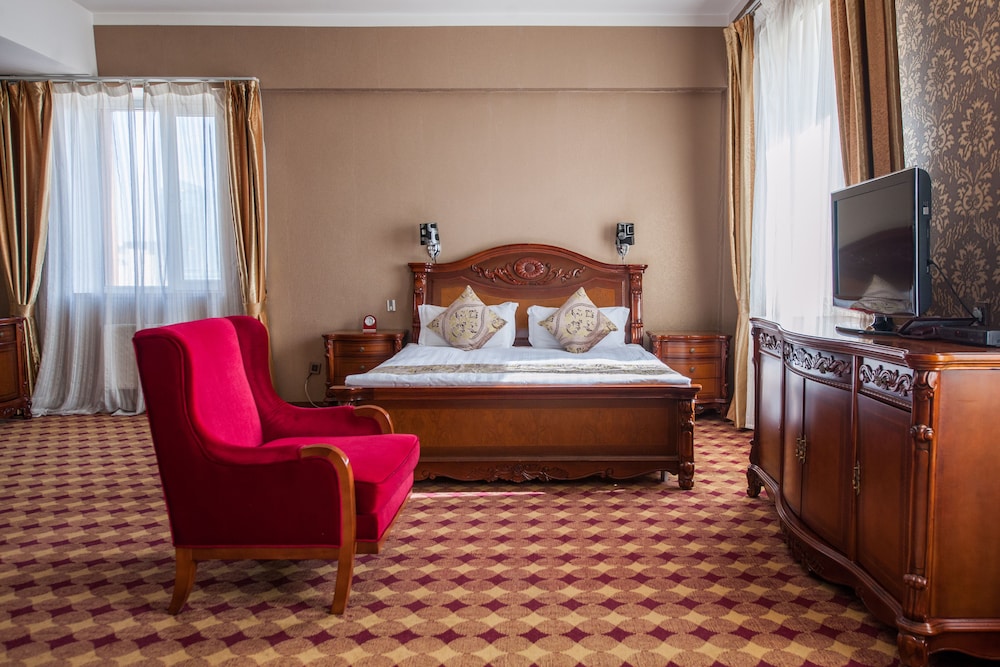 Deluxe King Room photo 1