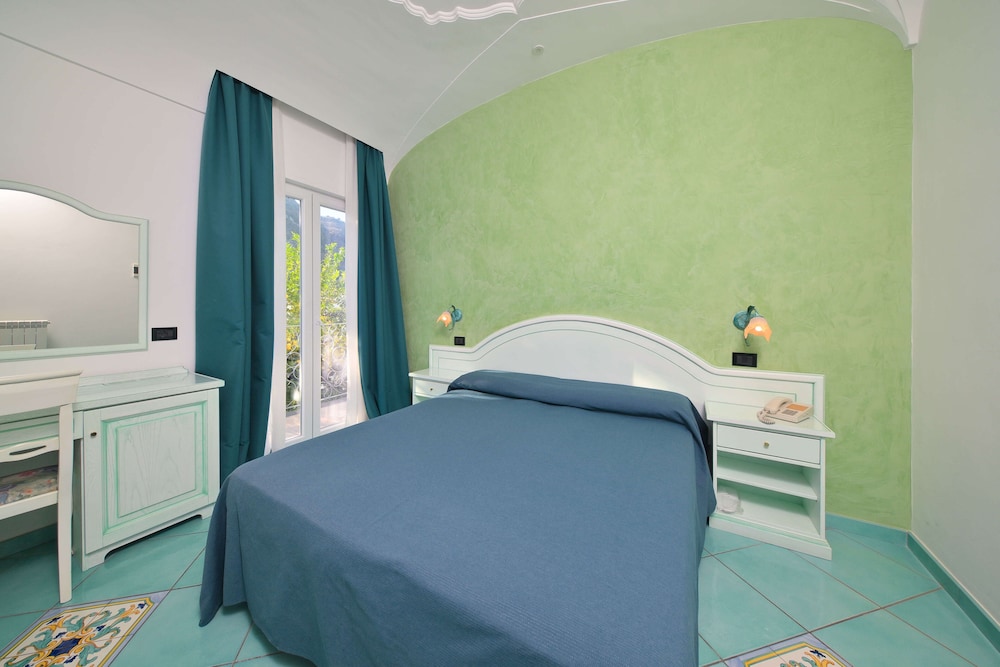 Superior Double or Twin Room, Balcony, Mountain View photo 1