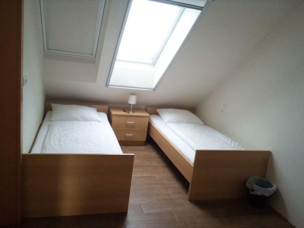 Standard Double Room, Ensuite - Photo 6