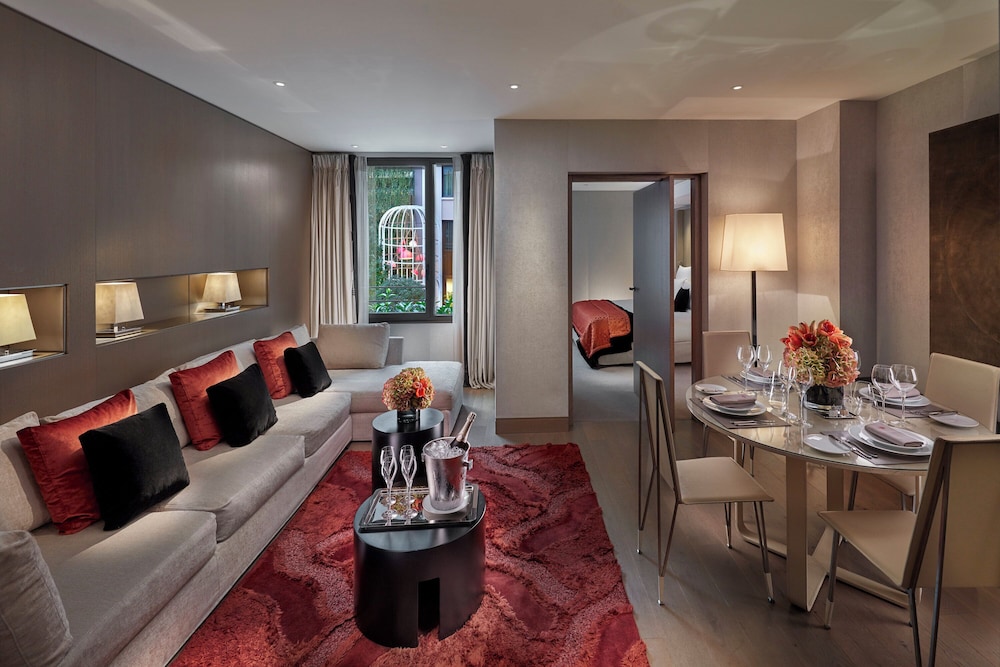 Couture Suite, Suite thumbnail 5