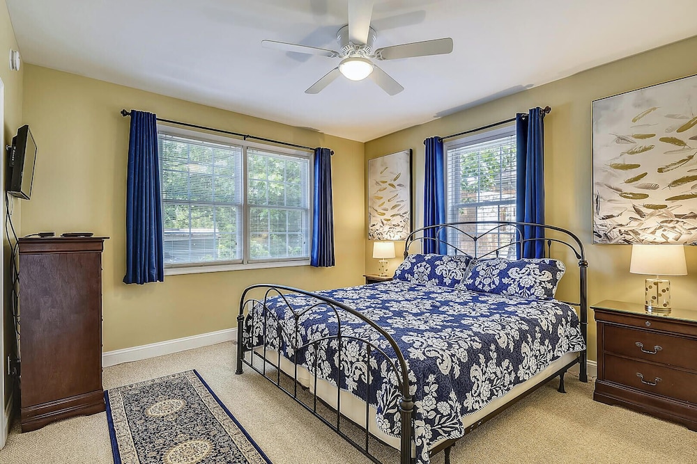 Townhome, Multiple Beds, Patio, Garden View