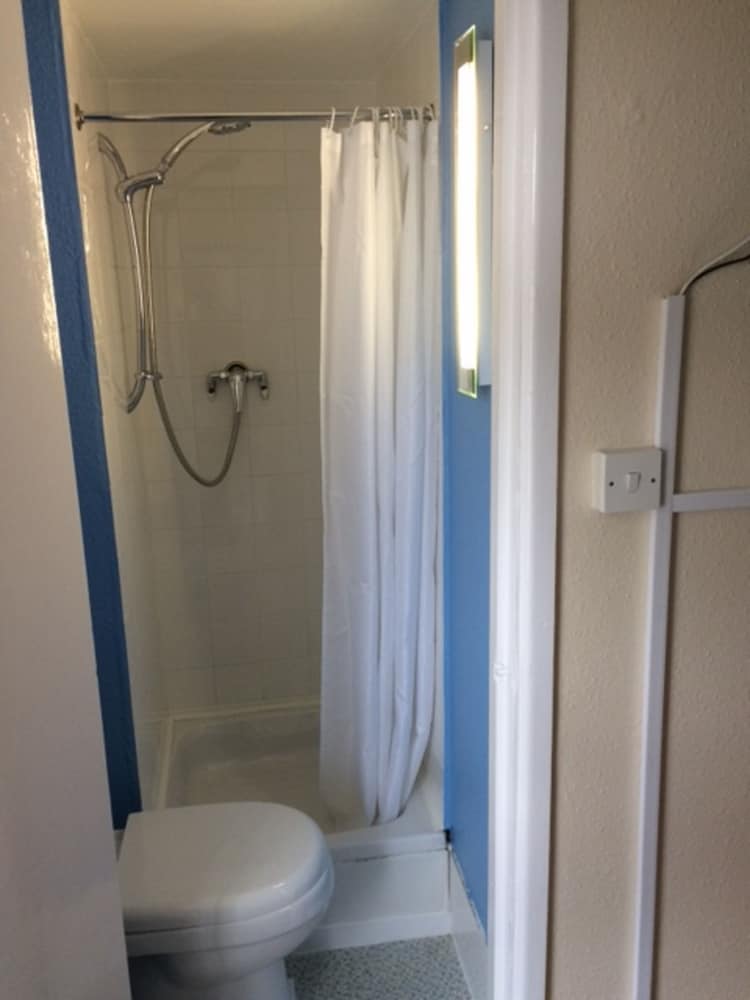 Small Double Room, 1 Double Bed photo 3