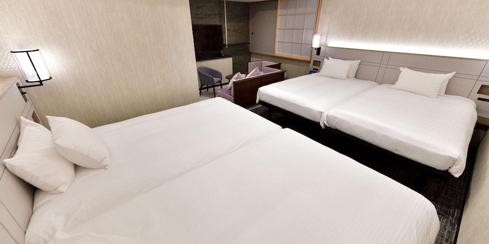 Deluxe Fourth Room (No View) Non-Smoking photo 2