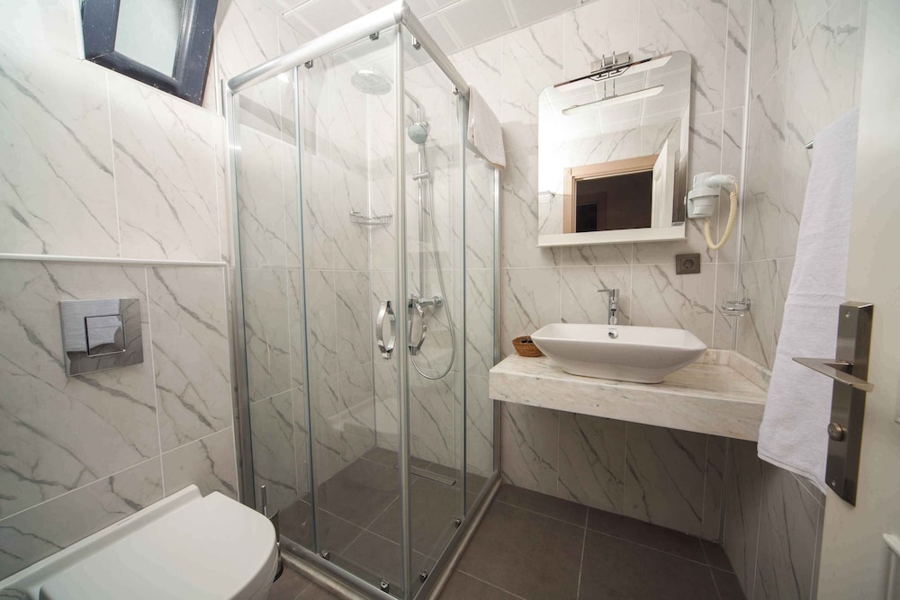 Economy Double Room, City View photo 2