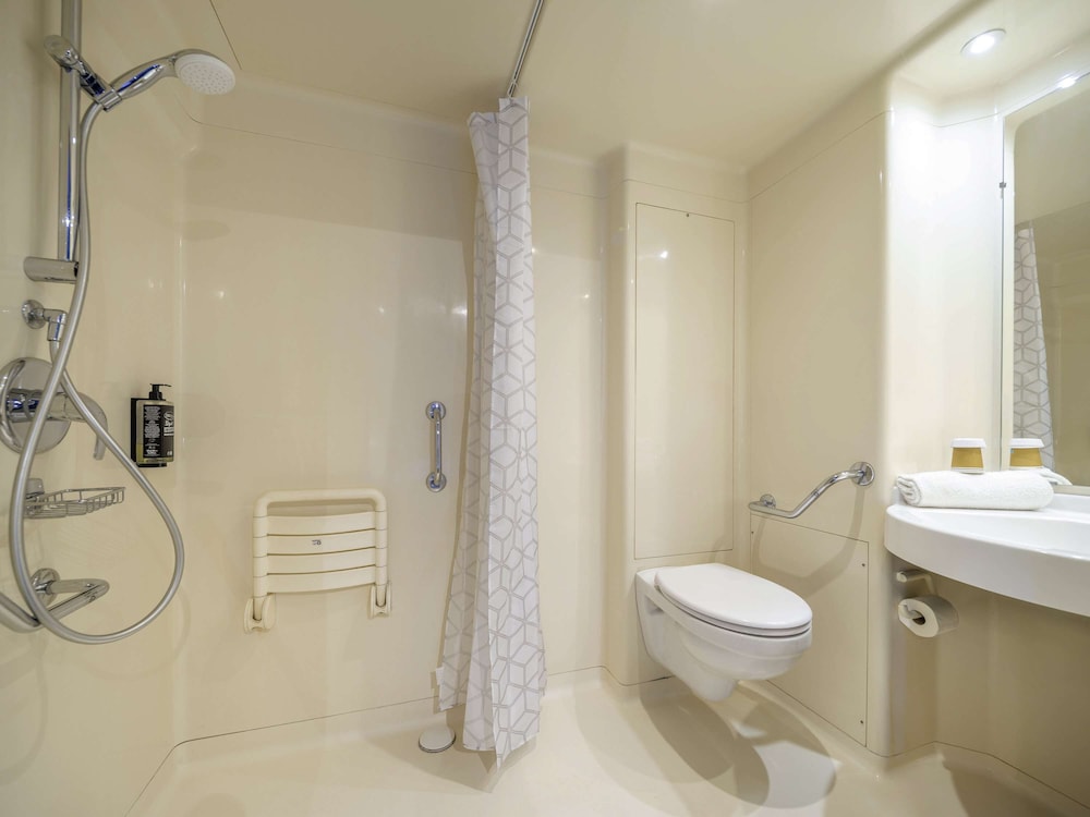Standard Room, Multiple Beds photo 2