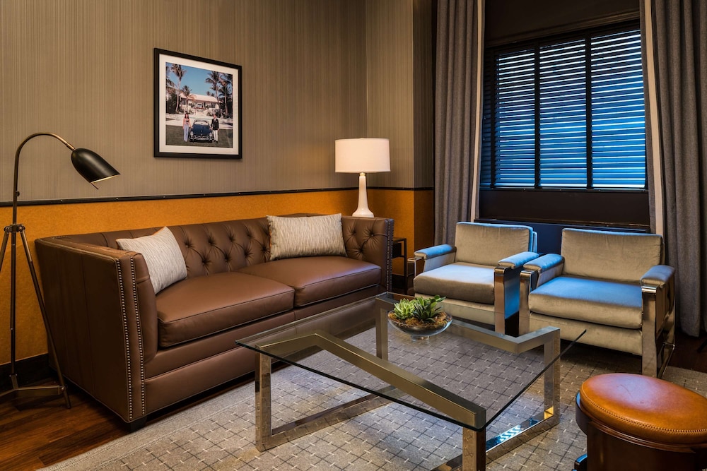 Premium Suite, 1 King Bed with Sofa bed