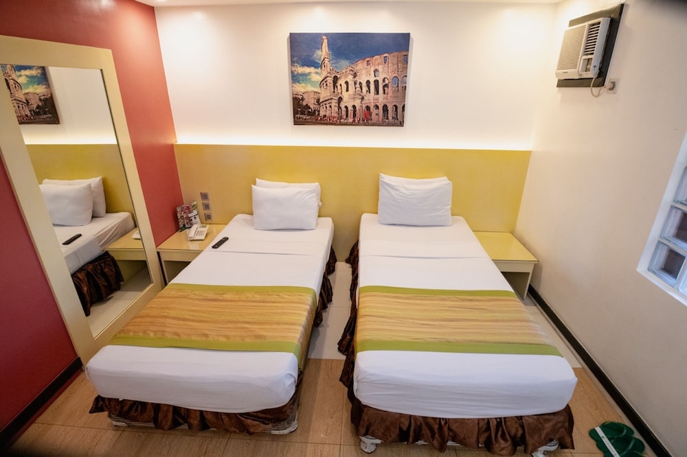 Standard Twin Room, 2 Twin Beds - Photo 2
