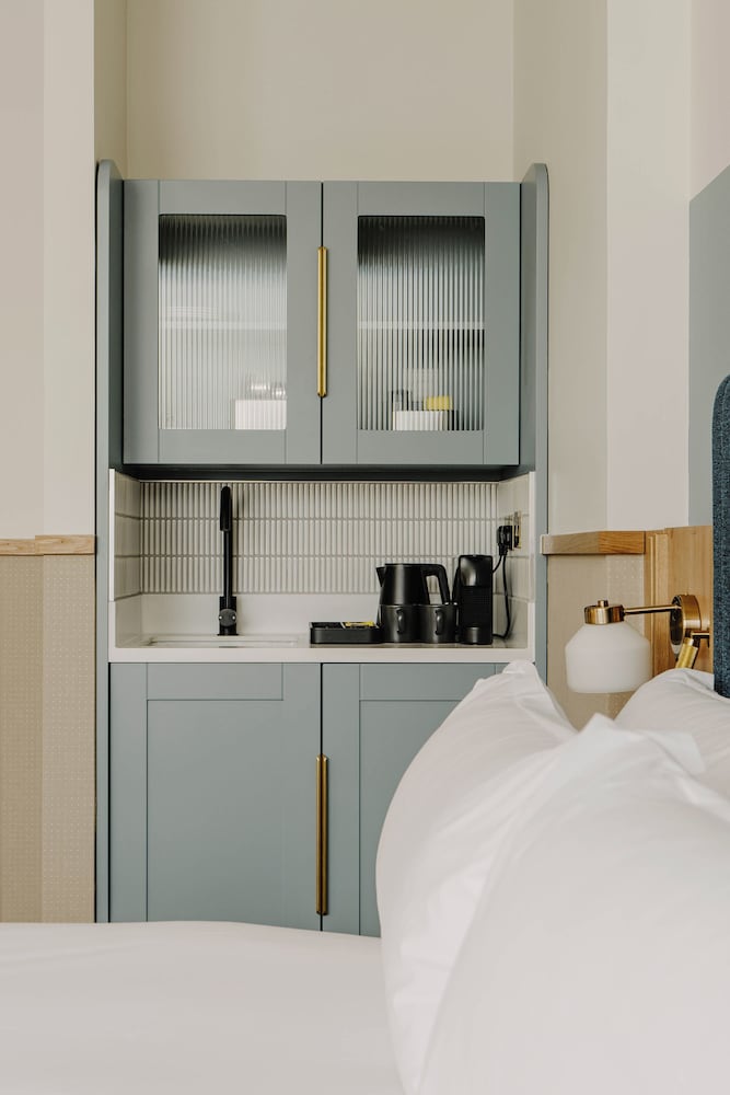 Suite, Kitchenette (One Room) photo 3