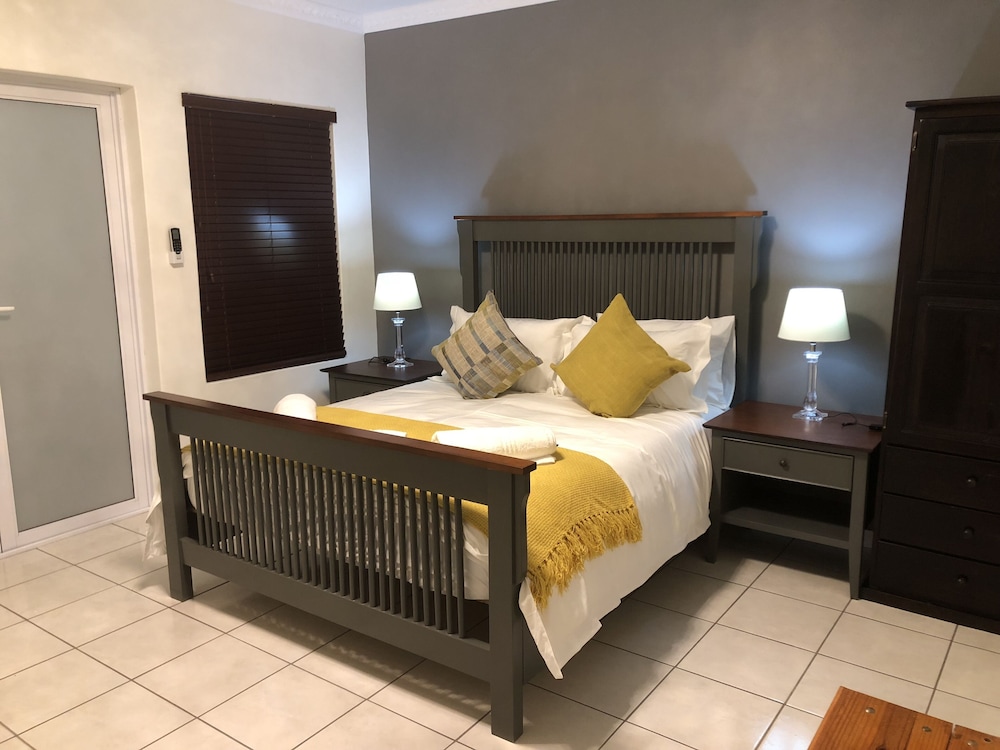 Standard Triple Room, 1 Bedroom, Non Smoking, Kitchenette photo 3