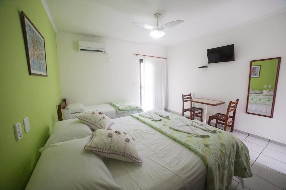 Standard Suite, Multiple Beds, Non Smoking