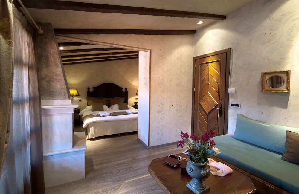 Executive Suite, Kamin, Bergblick