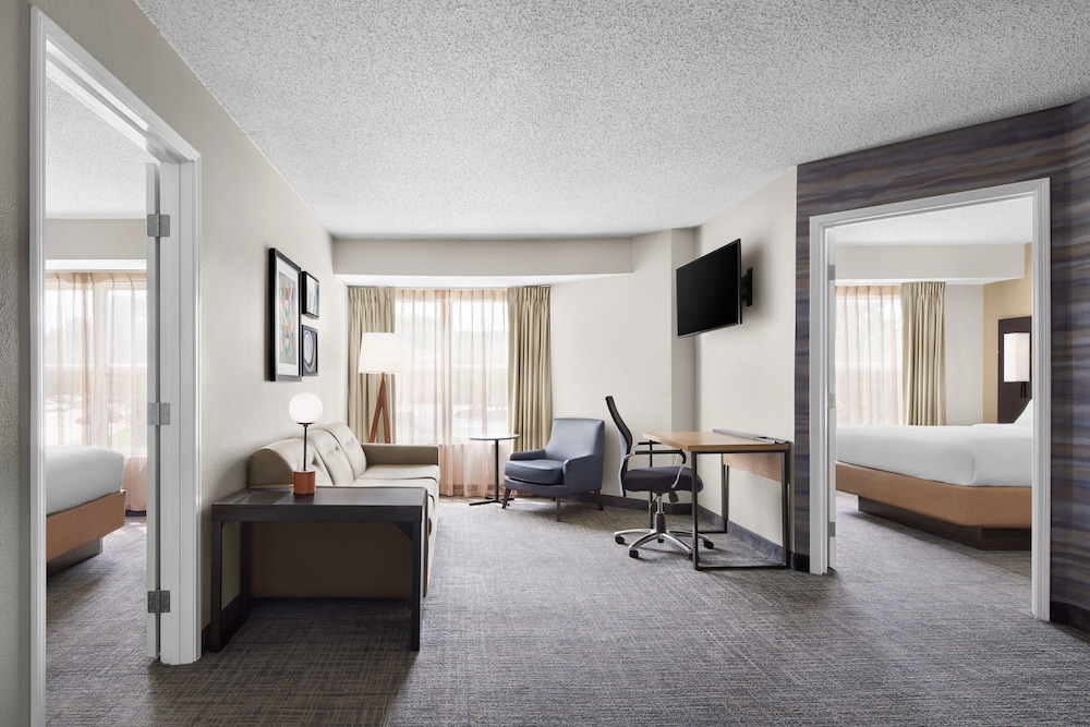 Suite, 2 Bedrooms - Photo 1
