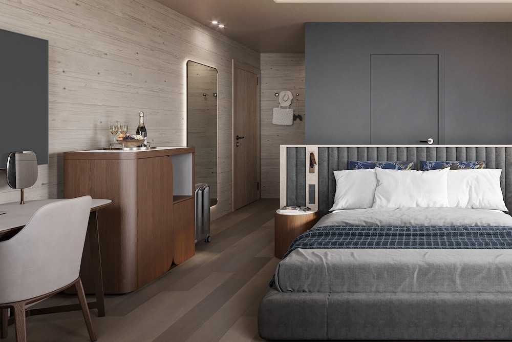 Superior Single Room, City View