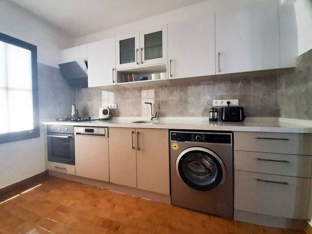 Condo, Kitchen, Partial Sea View (1 No) photo 2