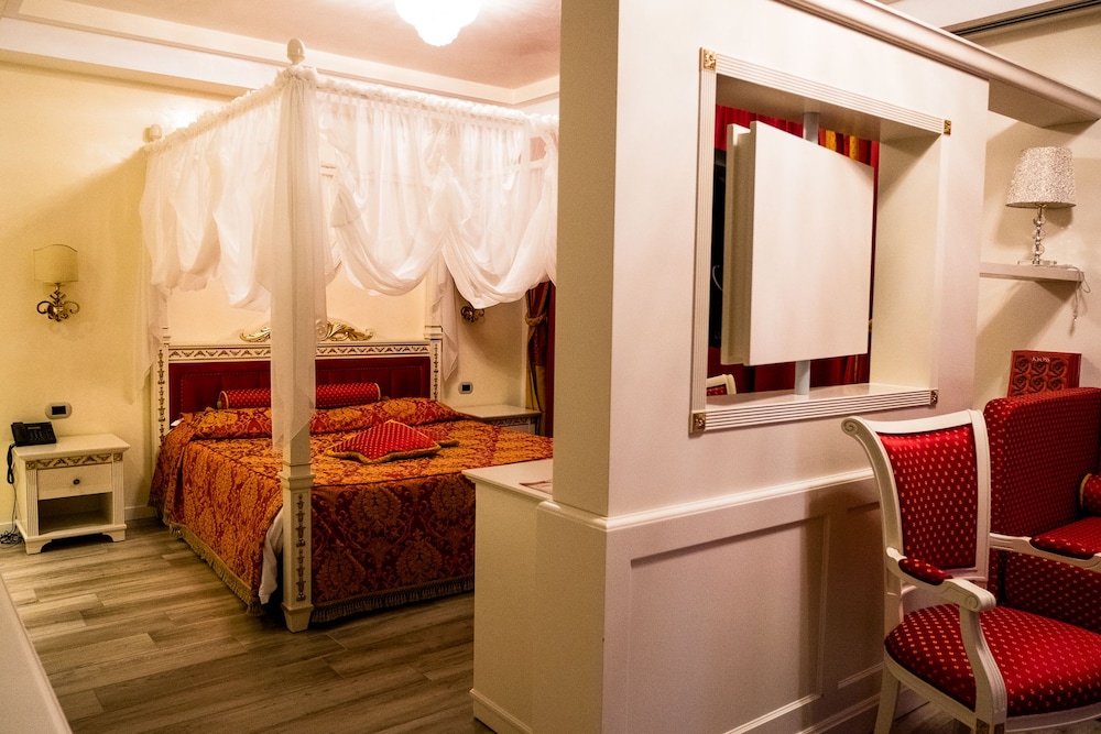 Exclusive Suite, 1 King Bed photo 1
