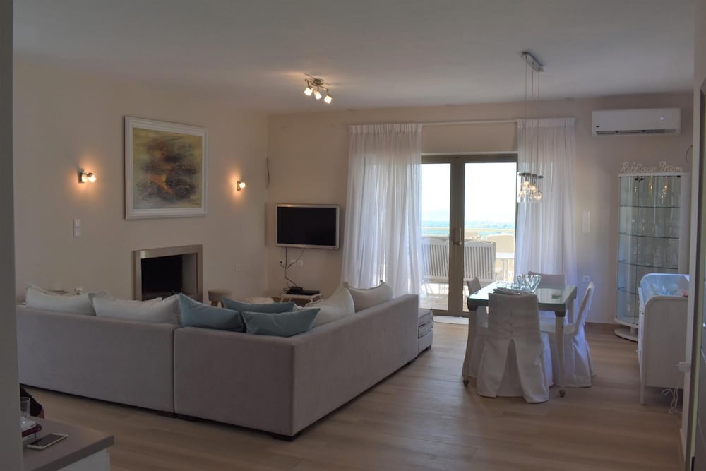 Apartment photo 1