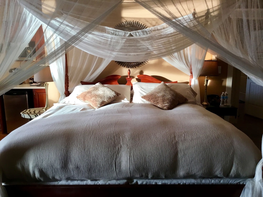 Suite, 1 King Bed, Patio, Ocean View African Queen photo 3