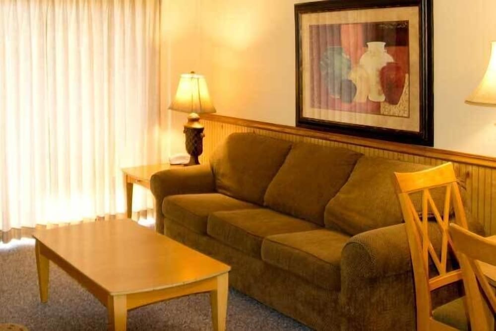 Classic Room, 2 Bedrooms, Kitchen, Lake View