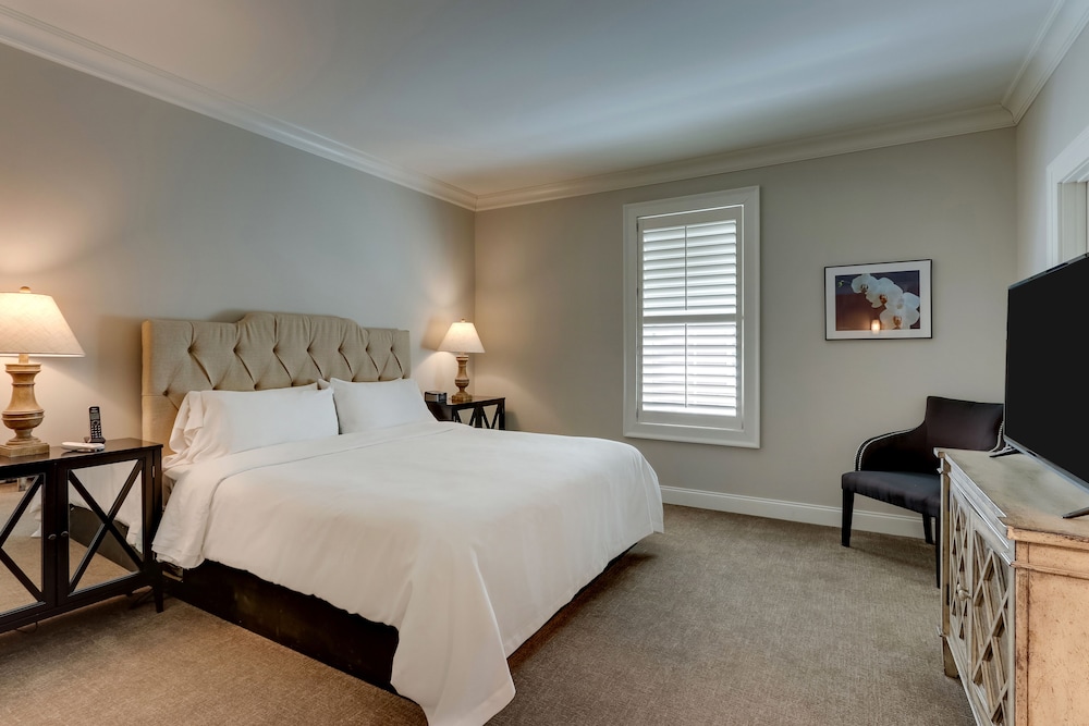 Classic King Suite