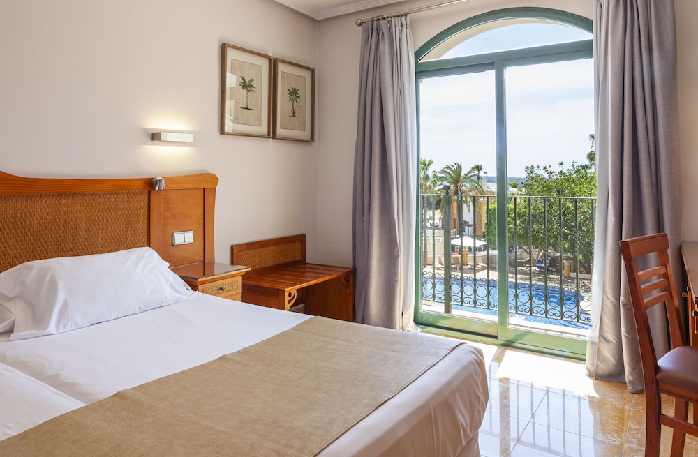 Standard Twin Room, Pool View - Photo 2