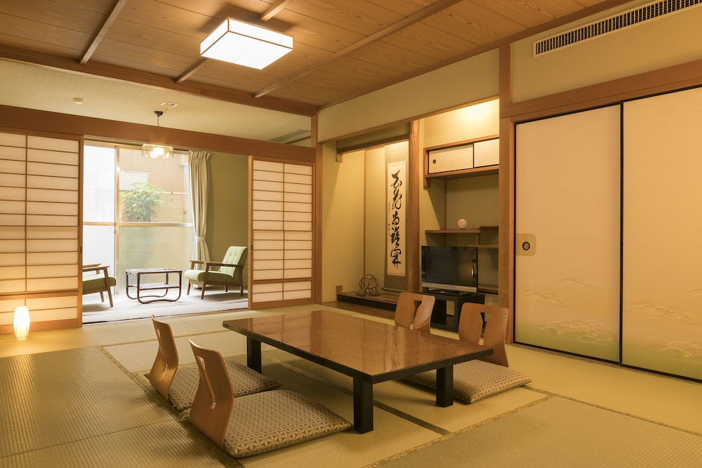 Japanese Style Room for 2 People ~ 4 People