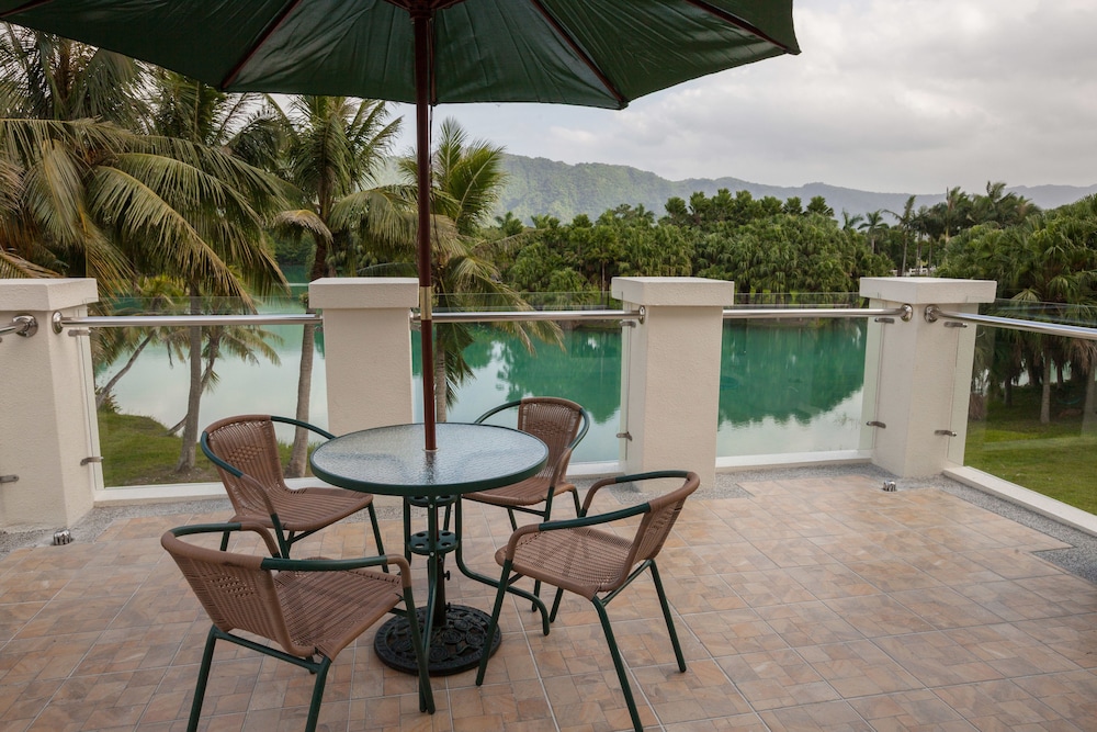 Deluxe Double Room, Lake View photo 2