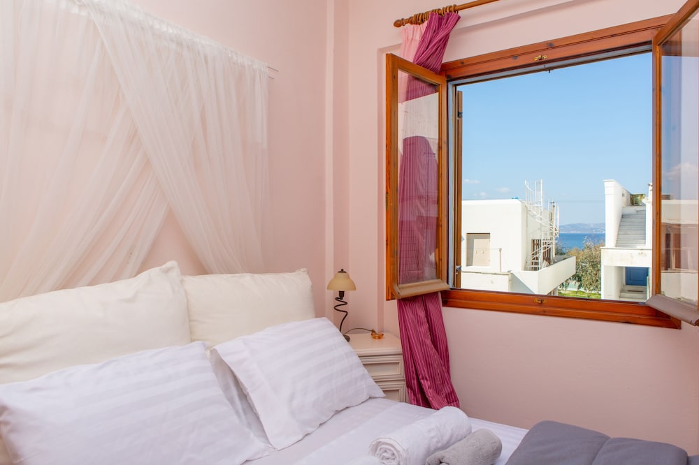 Apartment, 2 Bedrooms, Smoking, Balcony