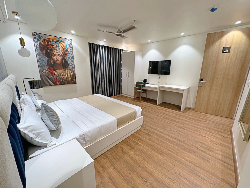 Deluxe Double or Twin Room - Photo 16