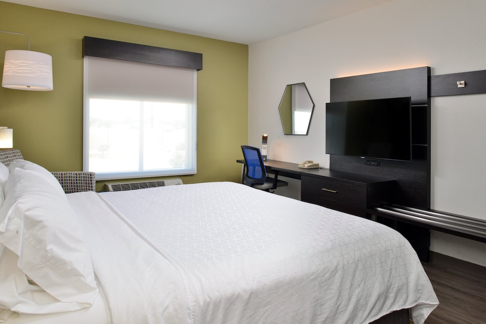 Suite, 1 King Bed, Mobility Accessible (Communications, Mobil, Accessible Tub) - Photo 7