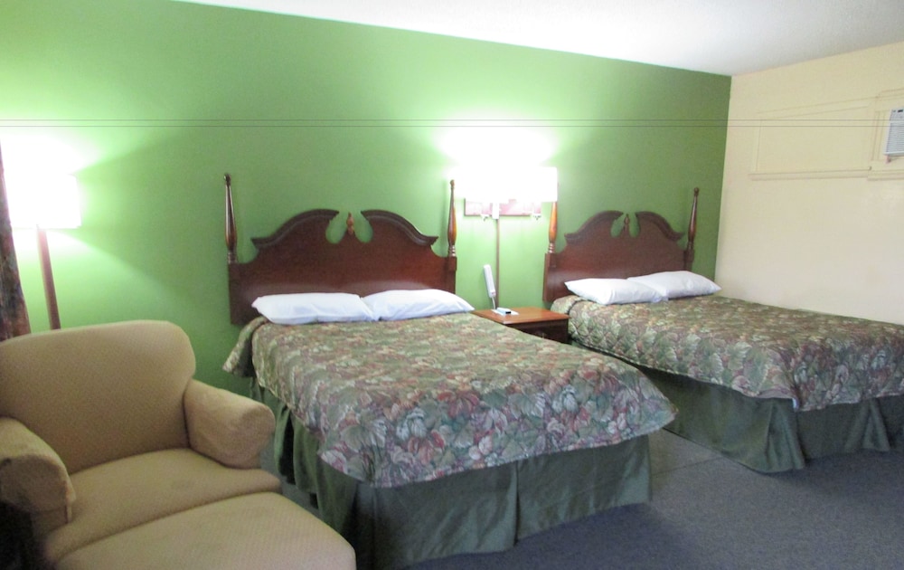 Standard Room, 2 Double Beds, Smoking photo 3