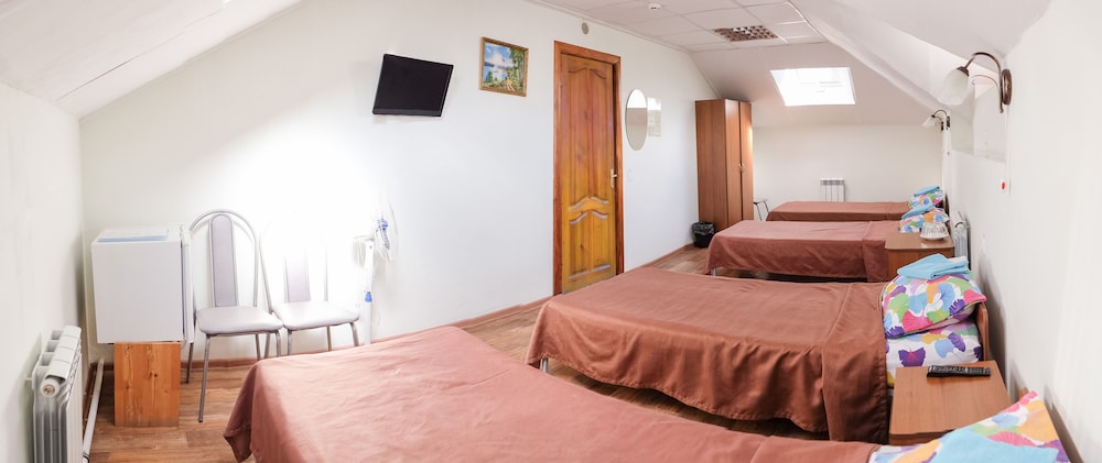 Economy Quadruple Room photo 1