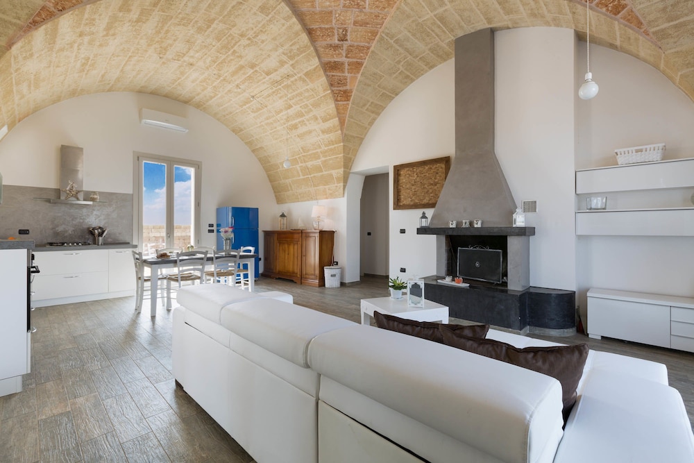 Villa, 2 Bedrooms, Pool Access photo 1